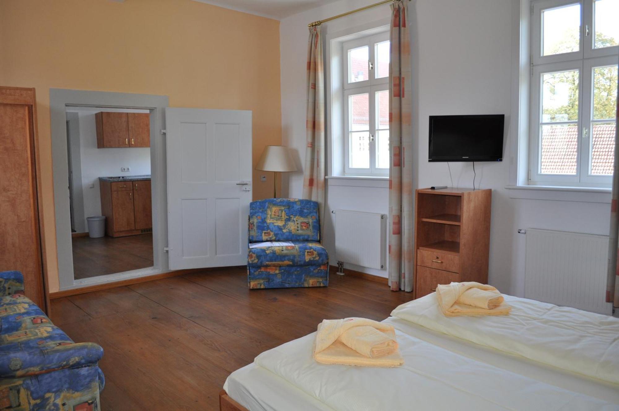 Schlosshotel Am Hainich Behringen  Kamer foto